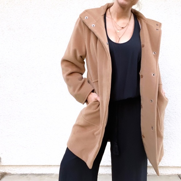 Hold MaxMara cozy camel long trench coat - Picture 2 of 8